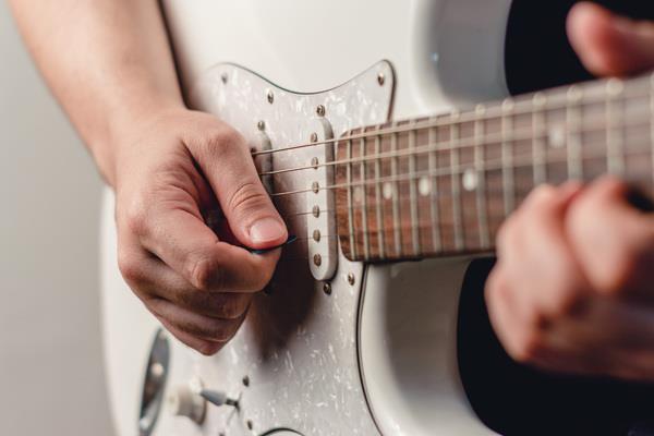 Modi Per Imparare A Suonare La Chitarra Elettrica E Come Trovare