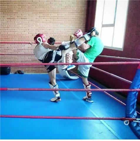 Profesor defensa personal y kick boxing con experiencia
