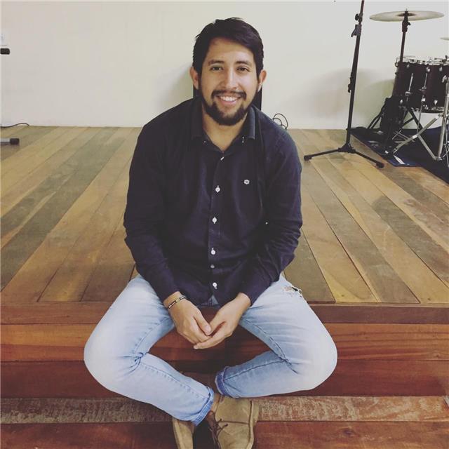 Clases personalizadas de piano, guitarra, canto, teoría musical