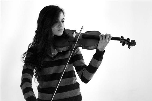 Profesora de violín titulada en málaga