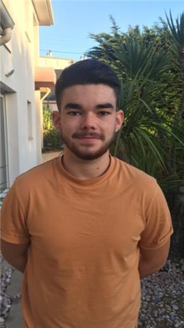 Etudiant ingénieur donne des cours de maths