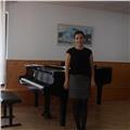 Profesora titulada imparte clases de piano personalizadas y entretenidas