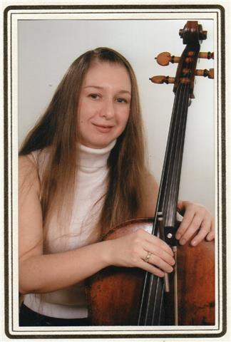 Concertista y profesora de conservatorio superior. autora de método propio de técnica e interpretación artística del violonchelo