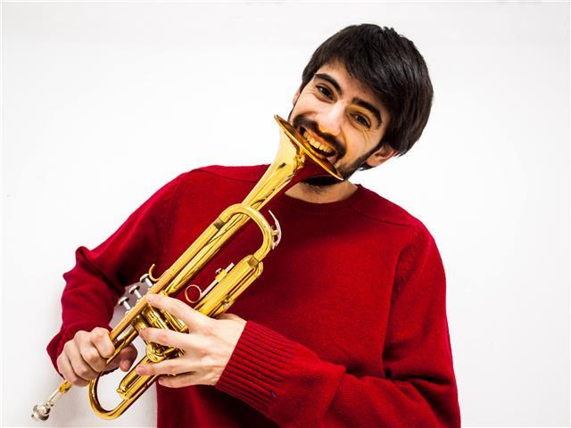 Profesor de piano y trompeta especialista en música moderna