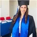 Laureata in mediazione linguistica e laureanda in traduzione specialistica, impartisce lezioni di inglese e francese