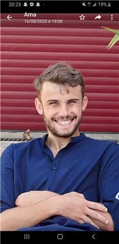 Jeune professeur de Mathématiques rempli de patience et d'ambition