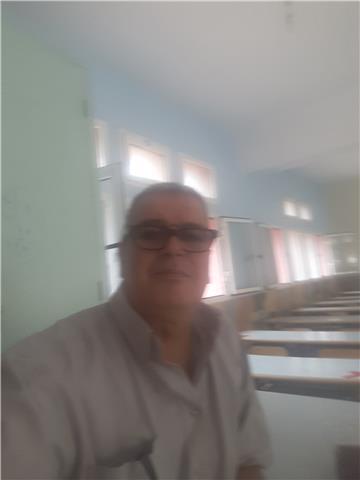 Professeur d Anglais Maroccain .dispose a donner des cours de soutien a distance, aux étudiants lycéen niveau Bac