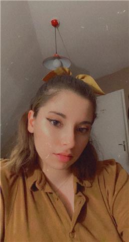 Élève en BTS tourisme, je serai ravi de vous proposer de l’aide en anglais pour vos devoirs ou des cours pour progresser en anglais (je prends tout niveau du niveau primaire,collège et lycée)