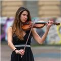 Insegnante di musica per tutte le età, laureata in violino in conservatorio col massimo dei voti, offre lezioni private per bambini dai 4 anni in poi