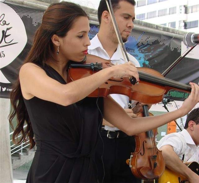 Clases de violin, teclado y canto guitarra online y presencial