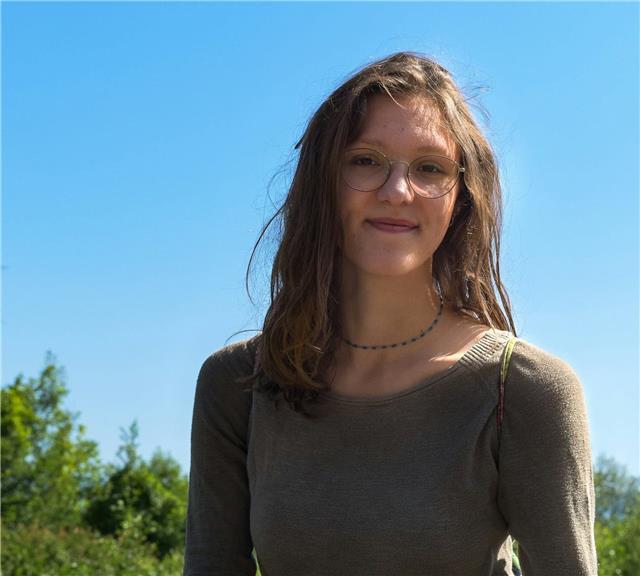Étudiante titulaire d'une double licence