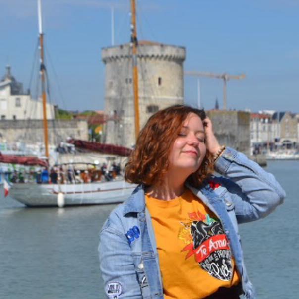 Étudiante pouvant aider en Français, anglais et littérature