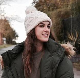 Native Spanish tutor providing lessons to children and adults