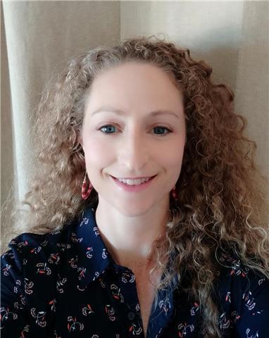 Enseignante professionnelle d'anglais seconde langue ( ESL), d'origine Américaine, avec une passion pour l'apprentissage des élèves de 5 ans à l'adulte avec plus de cinq ans d'expérience d'enseignement dans divers environnements d'éducation en France