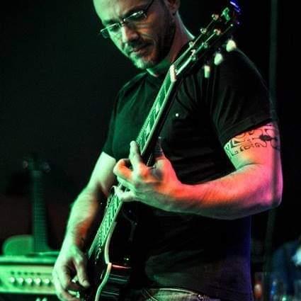 vous voulez progresser ??cours GUITARE, rock, pop, funk, raggae, jazzy, grooveimpro, gammes, technique..guitariste 30 ans d'expérience (concerts, cours..)N'hésitez plus, je vous attends