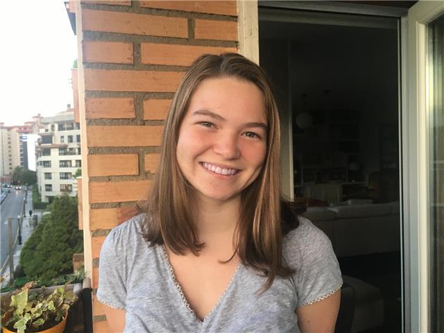 Spanish tutor providing lessons to children of all ages