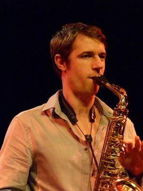 Musicien professionnel donne cours de Saxophone et Clarinette