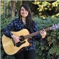 Chica con 15 años de experiencia da clases de guitarra y canto a domicilio en cualquier parte de madrid