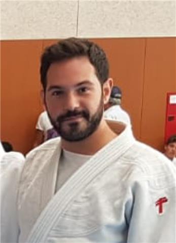 Profesor de artes marciales especializado en judo y defensa personal, entrenamientos físicos y técnicos 100% adaptados