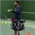Entrenador de tenis con 15 años de experiencia y titulación se ofrece para impartir clases de tenis para todos los niveles y edades