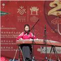 Clase de instrumento musical tradicional chino  guzheng , profesora profesional china