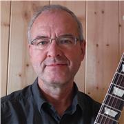 Professeur de guitare 12 ans d'expérience donne cours à domicile secteur Haut-Jura (39)