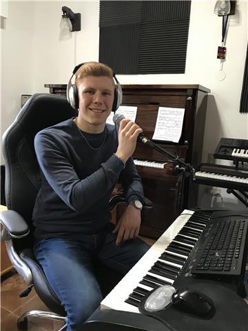 Clases de piano/teclado/música