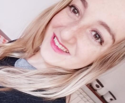 Spanish tutor providing lessons to children of all ages