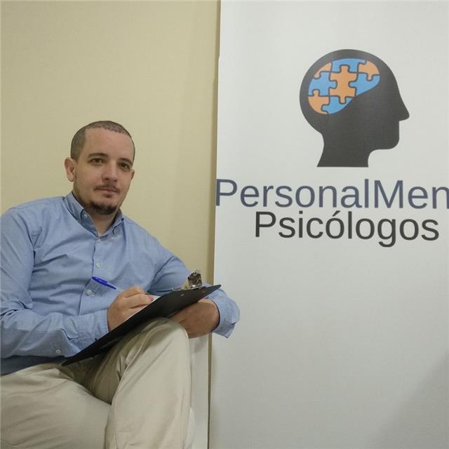 Profesor de psicología para clases online y presenciales