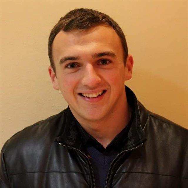 I have studied Spanish in Spain for 20 years. I am graduated from UCLM university as a Spanish teacher