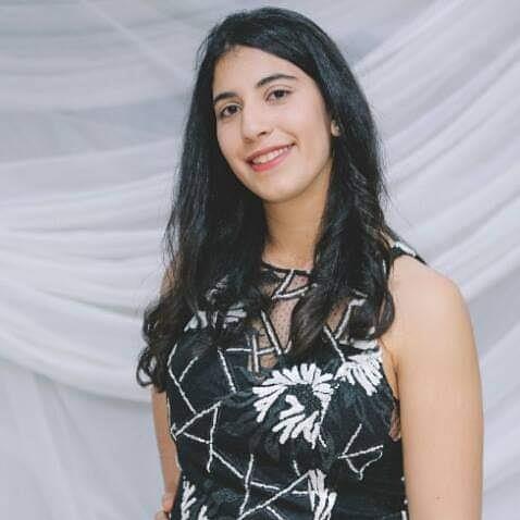 Je suis une étudiante en technologie d'informatique je donne des cours d'arabe