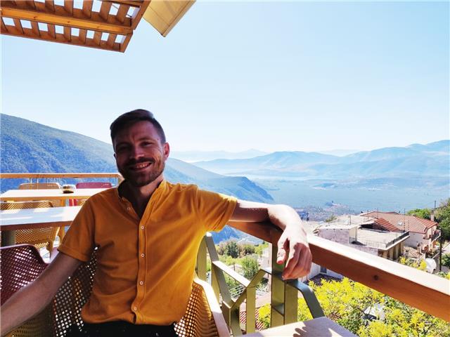 Dynamic and immersive CELTA qualified teacher