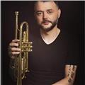 Profesor de trompeta titulado por el conservatorio superior música de la coruña imparte clases de solfeo y trompeta