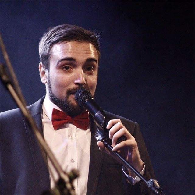 Professeur natif serbe, comédien , chanteur , violoniste, anglais