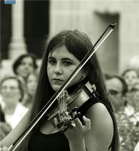 Alumna de violín del conservatorio superior de música se ofrece para dar clase de violín y lenguaje musical a domicilio