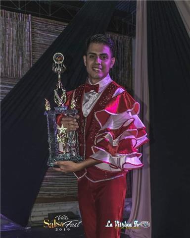 Se dan clases de salsa caleña salsa en línea y salsa social para que aprendas y no te quedes sentado en las fiestas aprovecha la primera clase es gratuita