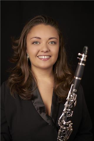 Profesora clarinete, lenguaje musical y música