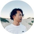—profesor nativo licenciado en filología china—