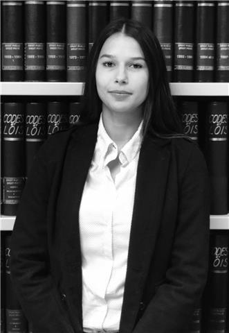 Diplômée d'un master 2 en droit et élève-avocat