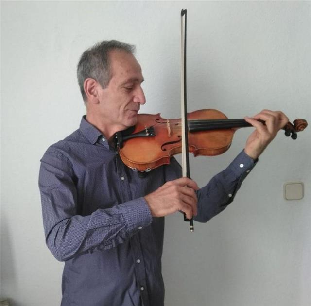 Profesor de violín con 40 años de experiencia para clases a domicilio