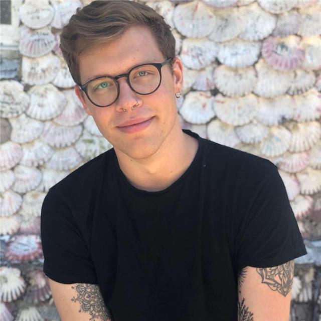 Native level fluency Spanish Translator living in Spain for 5 years