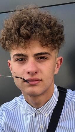 Etudiant en Terminale ES qui propose des cours jusqu'au niveau BAC