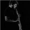 Se ofrece profesor de saxofón, lenguaje musical, armonía y análisis para todos los niveles