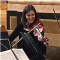 Violinista titulada en grado superior de interpretación del violín da clases particulares de violín, lenguaje musical y armonía