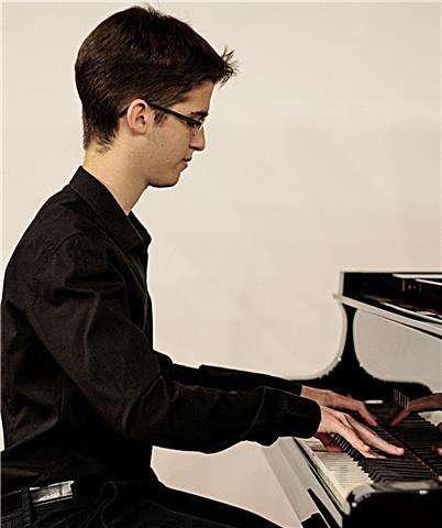 Pianista imparte clases de piano y ejerce de pianista acompañante en badajoz