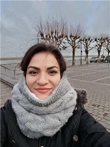 Professeure d'espagnol native avec expérience dans le domaine de la communication orale et écrite