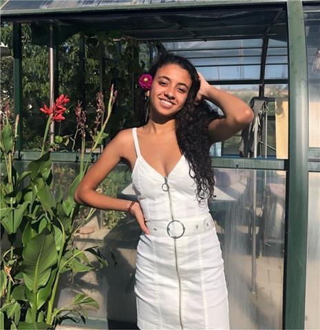 I am a spanish native girl studying psychology at the moment but with experience being a private teacher for young kids