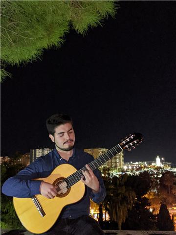 Doy clases particulares de guitarra clásica en málaga
