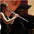 Intérprete profesional, profesora de oboe y secundaria ofrece clases de oboe y lenguaje musical