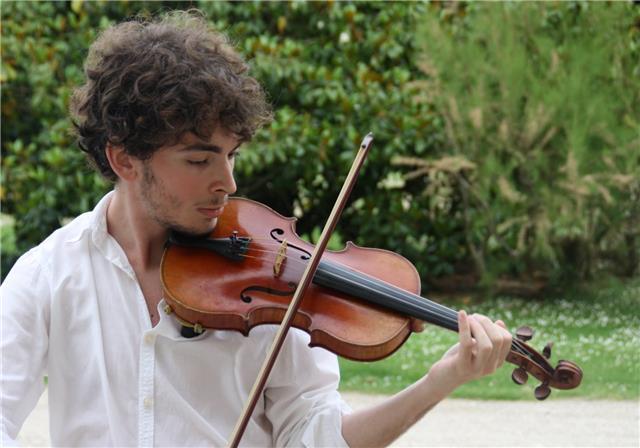 Cours de violon avec un luthier ancien étudiant en Musique et Musicologie !